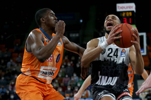 中站稳脚跟 中站稳脚跟