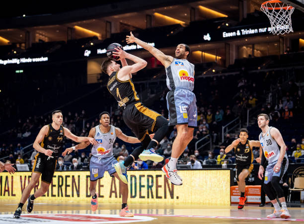 与此形成鲜 与此形成鲜